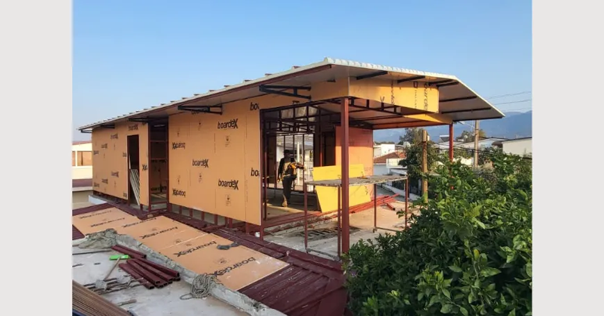 Kuşadası Çelik Ev 70 m2 15 m2 Cam Balkon Sistemli Balkon